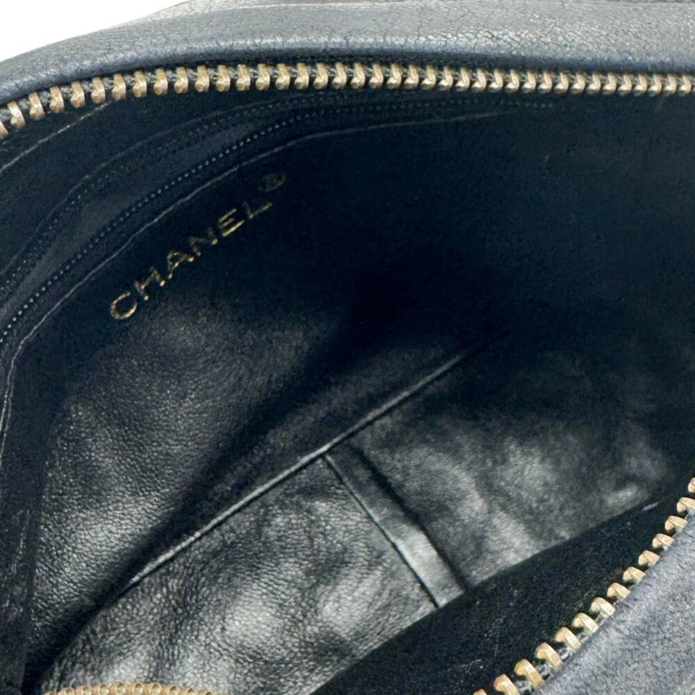 CHANEL Black Lambskin Leather Shoulder Bag - Picture 15 of 16